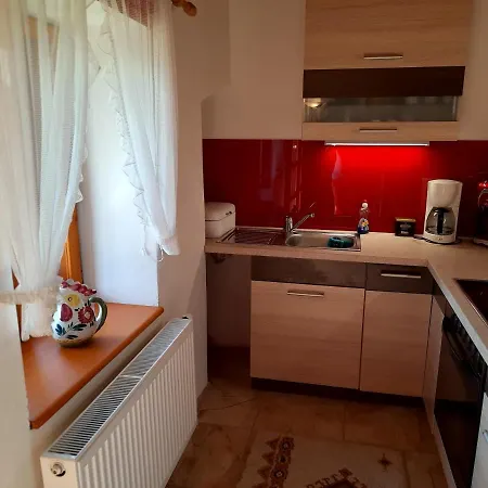 Апартаменты Novohradske Hory - Pronajem Na Samote U Lesa Benesov nad Cernou